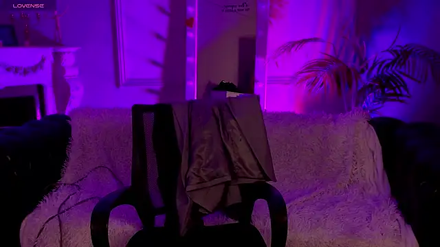 Lindsi Luvviv online show from April 15, 8:09 pm