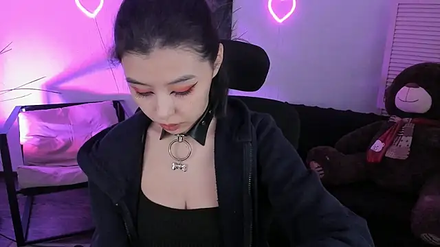 SirenMystiq online show from April 8, 7:49 pm