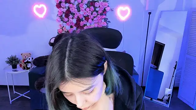 SirenMystiq online show from April 14, 7:25 pm