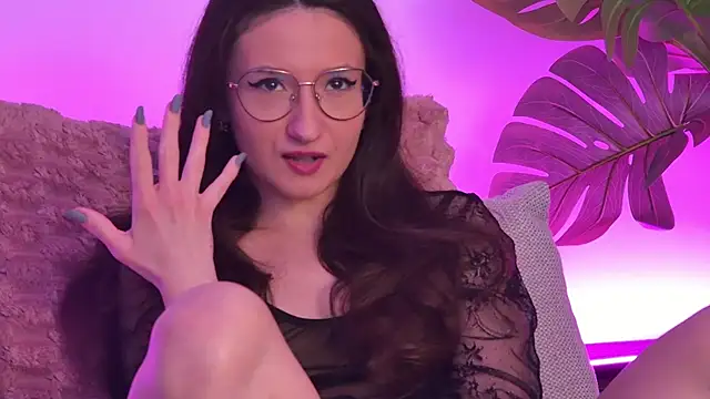 TheaMalekoo online show from April 16, 7:08 am