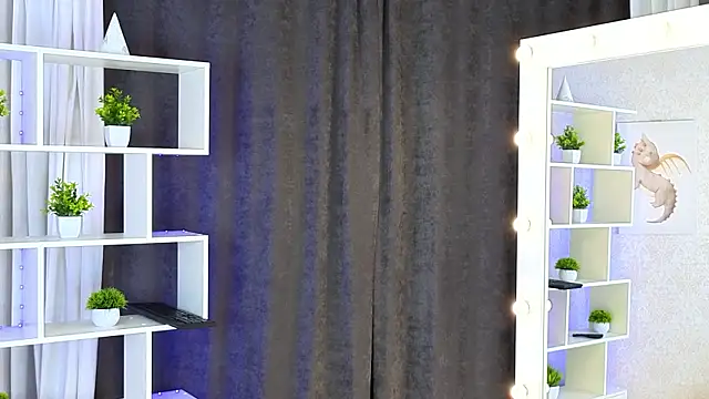 ViollaBloom online show from March 4, 3:57 am