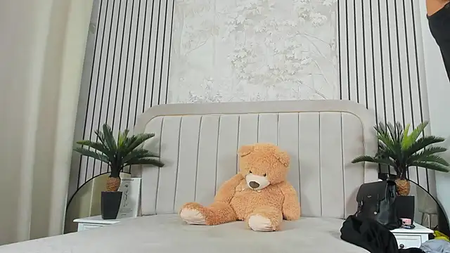 DaryaRee online show from December 16, 5:35 am