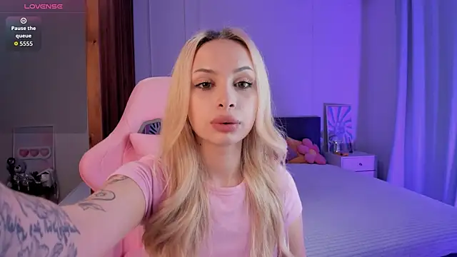 LanaMiracle online show from December 22, 3:53 am