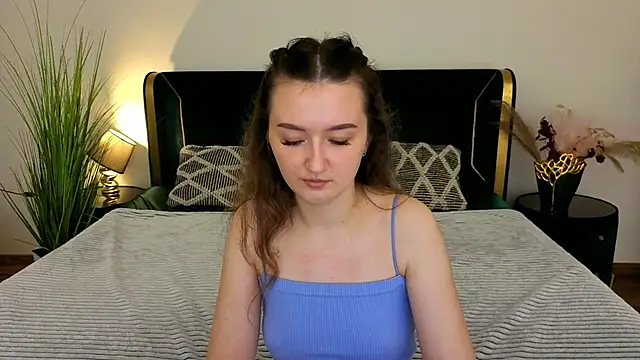 CyrenaLuxe online show from May 11, 7:33 pm