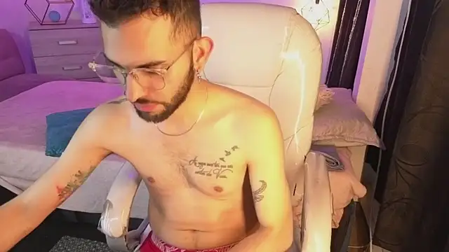 annie and ryan online show from December 15, 3:45 am