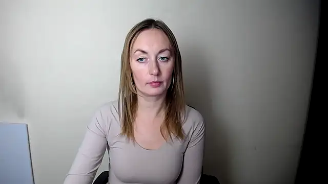 LiaSeass  online show from December 14, 2:23 pm