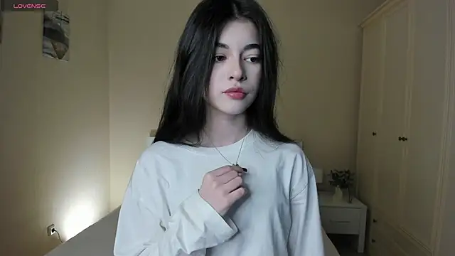 LisaColee online show from March 29, 7:35 pm