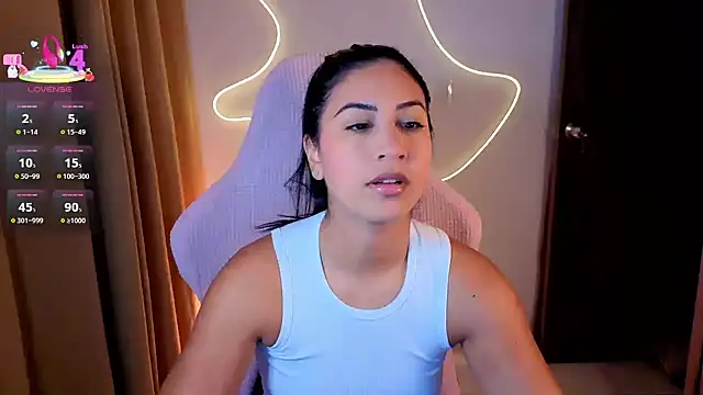 chloebum  online show from December 22, 11:02 am