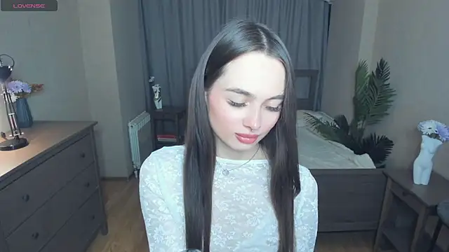 YvonneRobes online show from March 6, 8:48 pm