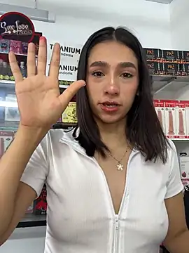 lunaluxury22 online show from March 9, 1:47 pm