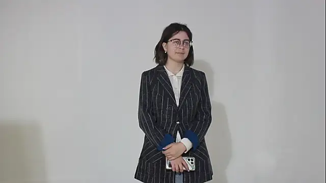 RavenViola online show from April 20, 9:23 am