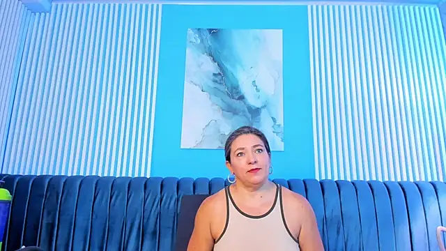 dahianeconnor online show from February 9, 12:40 pm