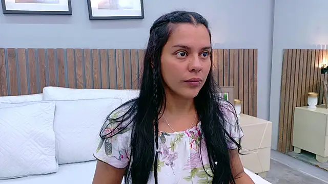 Mia Bellefort online show from March 18, 8:58 pm