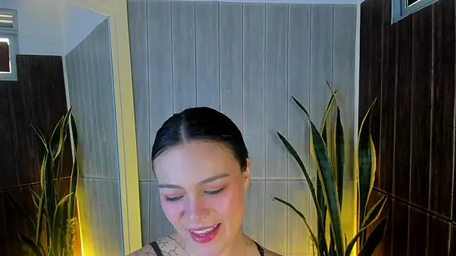 Adelaindiamond  online show from March 25, 12:52 pm