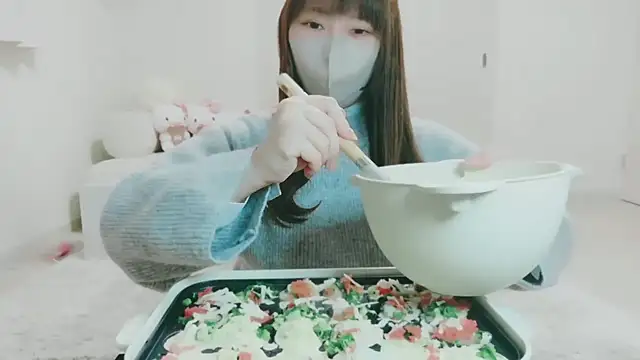 yuyuchan   online show from January 19, 12:01 pm