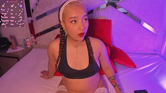 Starlights online show from February 11, 2:18 pm