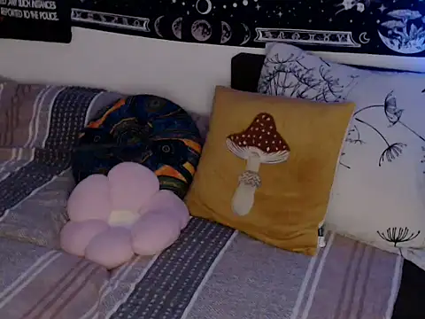 AlienforTwenty online show from February 13, 3:02 pm