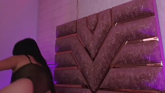 sofia go  online show from April 1, 11:55 am