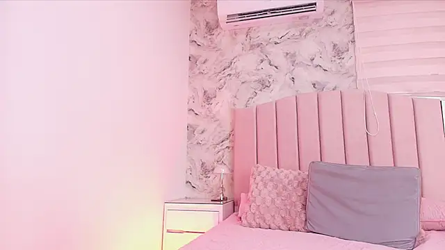 sofia go  online show from December 19, 12:41 pm