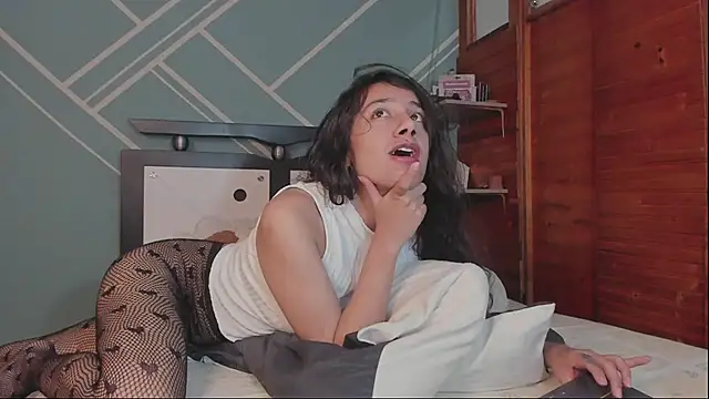 Lucy-Bluesea online show from February 12, 1:07 am