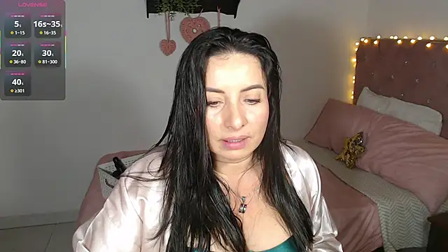 Karlinlive online show from April 15, 6:30 pm