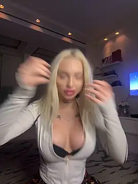 blonde di online show from December 17, 2:49 am