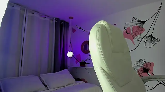 lia quinn online show from February 3, 3:37 am