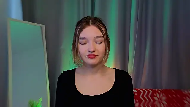 Leyla crsh online show from February 22, 6:47 am