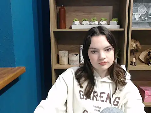 vwiann juls online show from December 19, 7:55 am