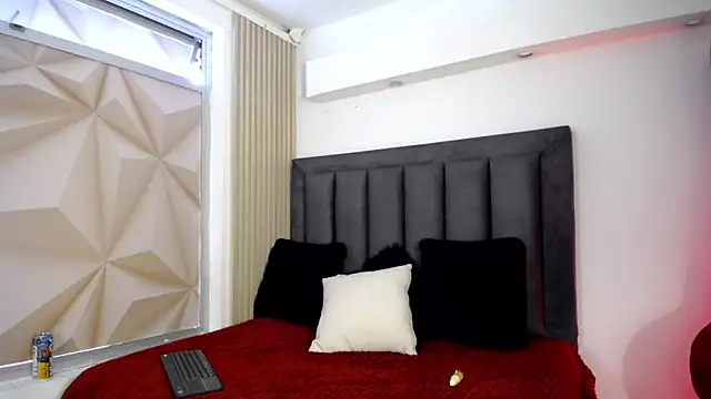 TransDivaSantana online show from April 8, 8:22 pm