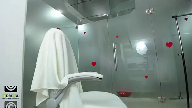 missdominna online show from April 3, 3:15 am