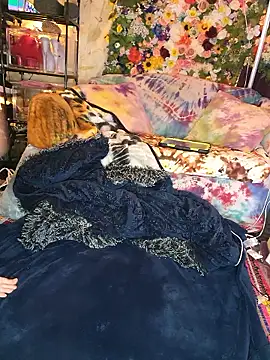 infinirose online show from March 31, 9:09 am