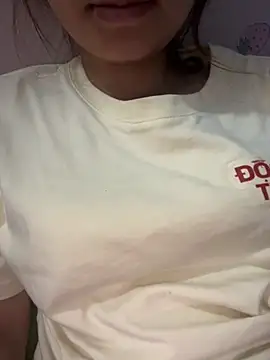 Thanhhuyen001 online show from June 8, 3:57 pm