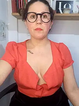SofiEsteves online show from June 1, 7:59 pm
