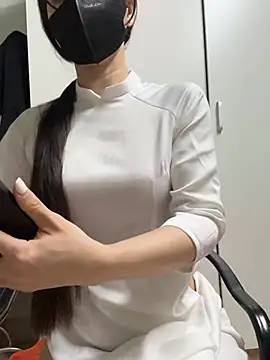 bi biii online show from April 4, 2:16 pm