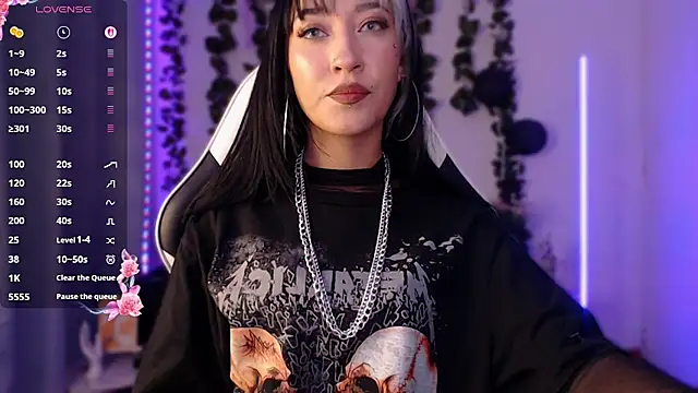 viicky r online show from March 27, 1:07 am