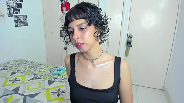 harakitty  online show from June 27, 12:34 am