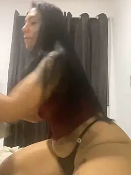 Nini  online show from February 6, 11:30 pm