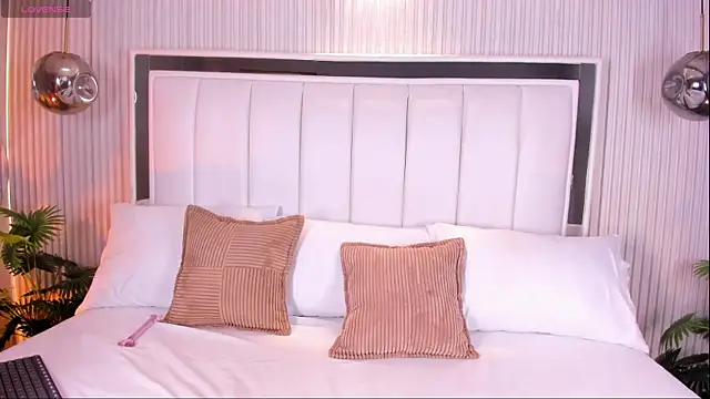 FiorelaSton online show from April 14, 4:12 am