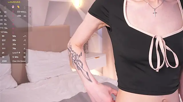 DeliaLoma online show from April 7, 6:37 am