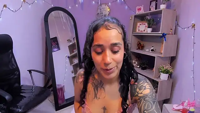 StaceyLeee online show from March 2, 5:19 pm