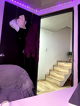 anna-evans09 online show from January 7, 10:13 pm