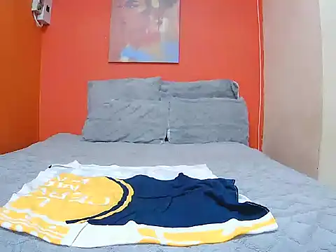 LeehXX 1 online show from December 23, 10:30 am