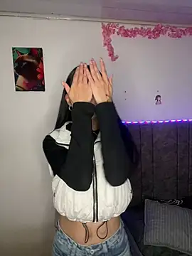 junorise23 online show from April 11, 4:29 am