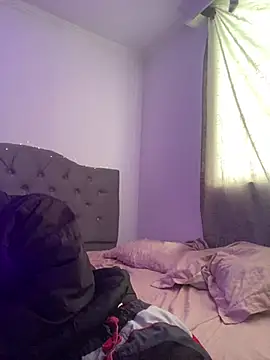 cute emmma online show from April 9, 12:21 pm