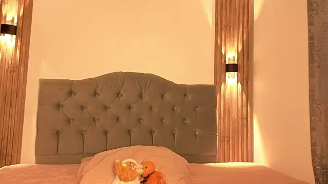 cute emmma online show from April 16, 10:59 am