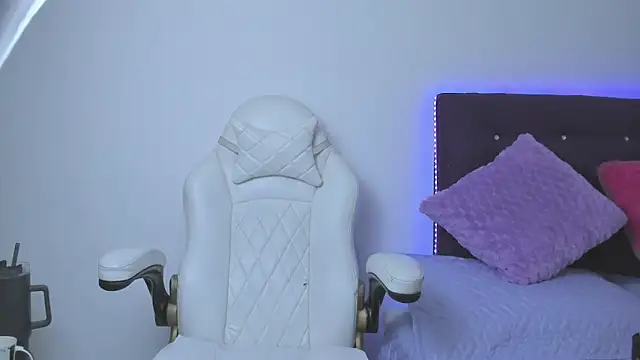 Megansweetcome online show from February 24, 2:05 pm