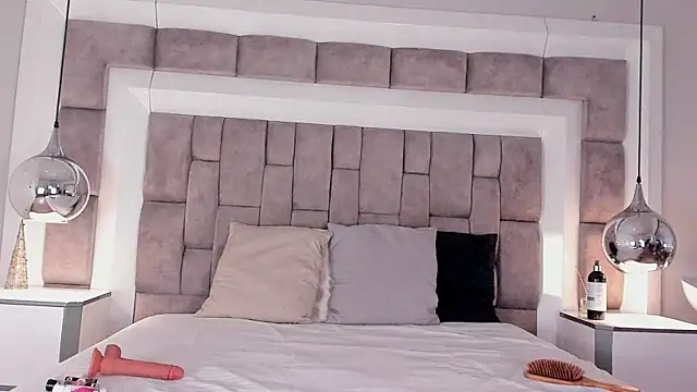 ElenaWatsonn online show from February 11, 8:21 pm