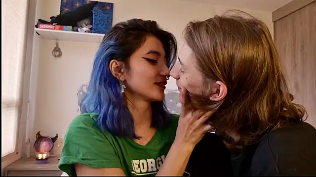 LunaisBack online show from March 30, 8:52 pm