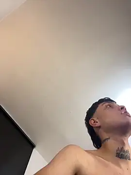 itselladoll online show from February 15, 9:47 pm